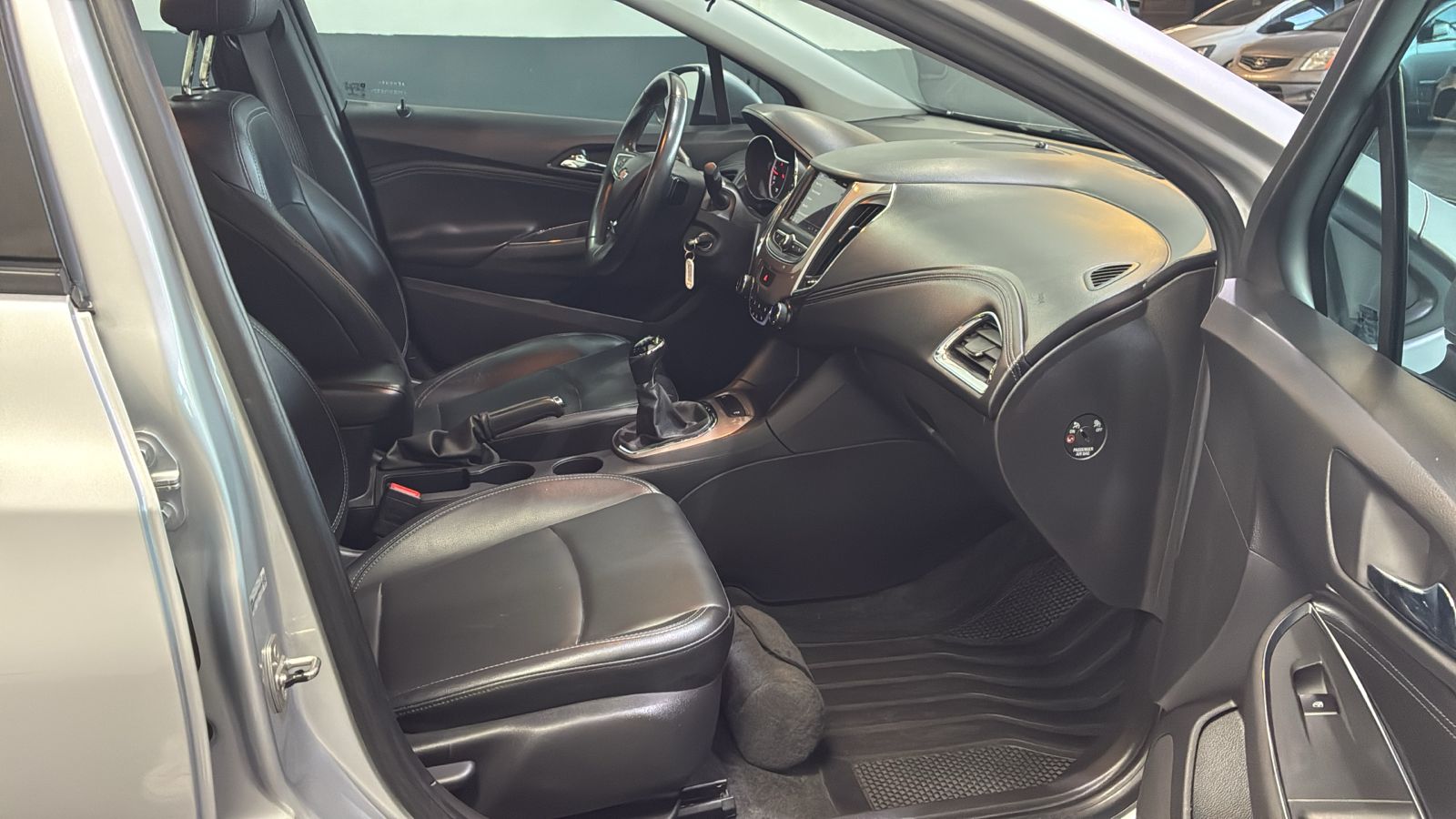 Foto 8 de Chevrolet Cruze  4P 1.4T LT MT
