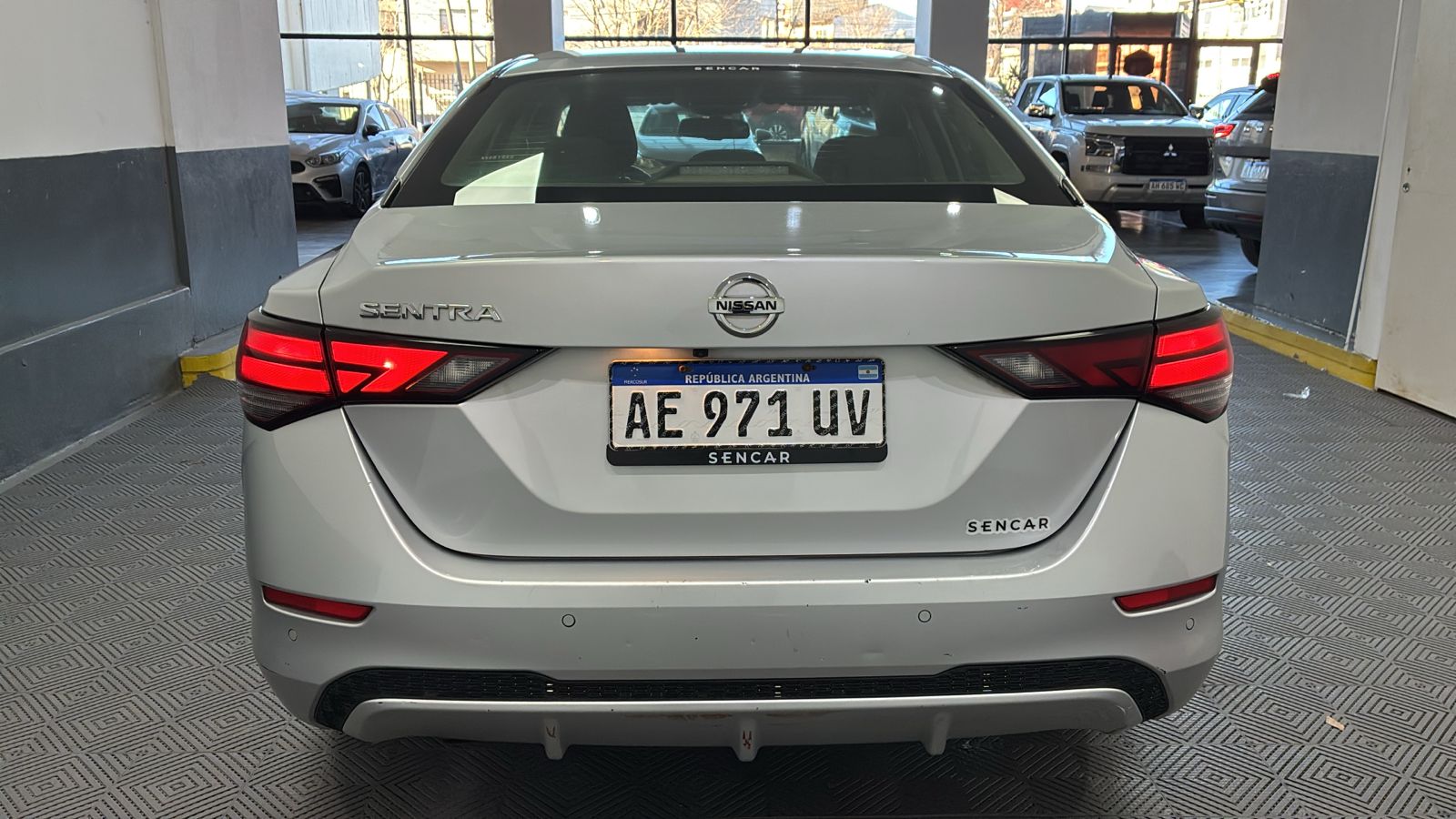 Foto 5 de Nissan Sentra Advance mt 2.0
