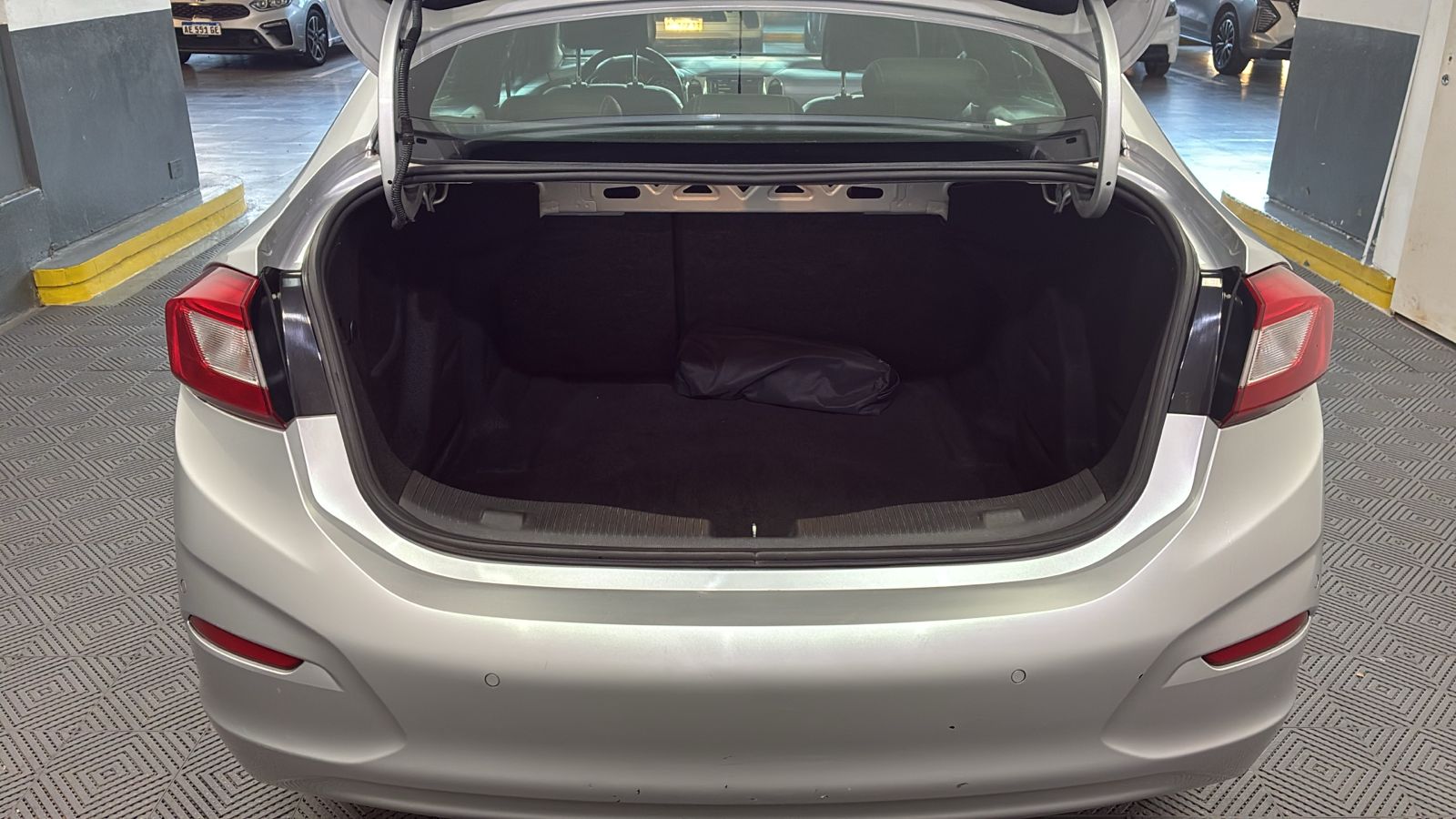 Foto 9 de Chevrolet Cruze  4P 1.4T LT MT