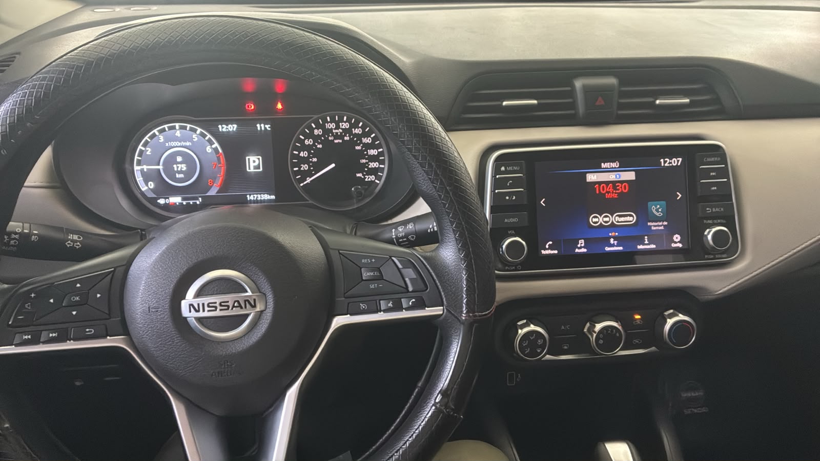 Foto 4 de Nissan Versa Advance At 1.6