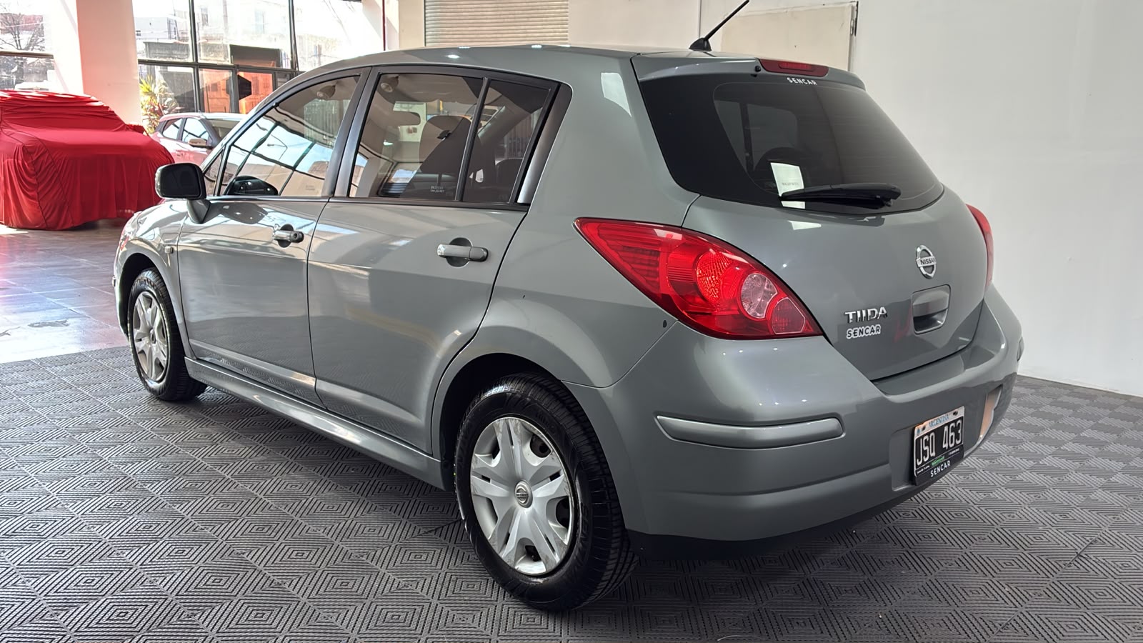 Foto 7 de Nissan Tiida 1.8 6MT Visia