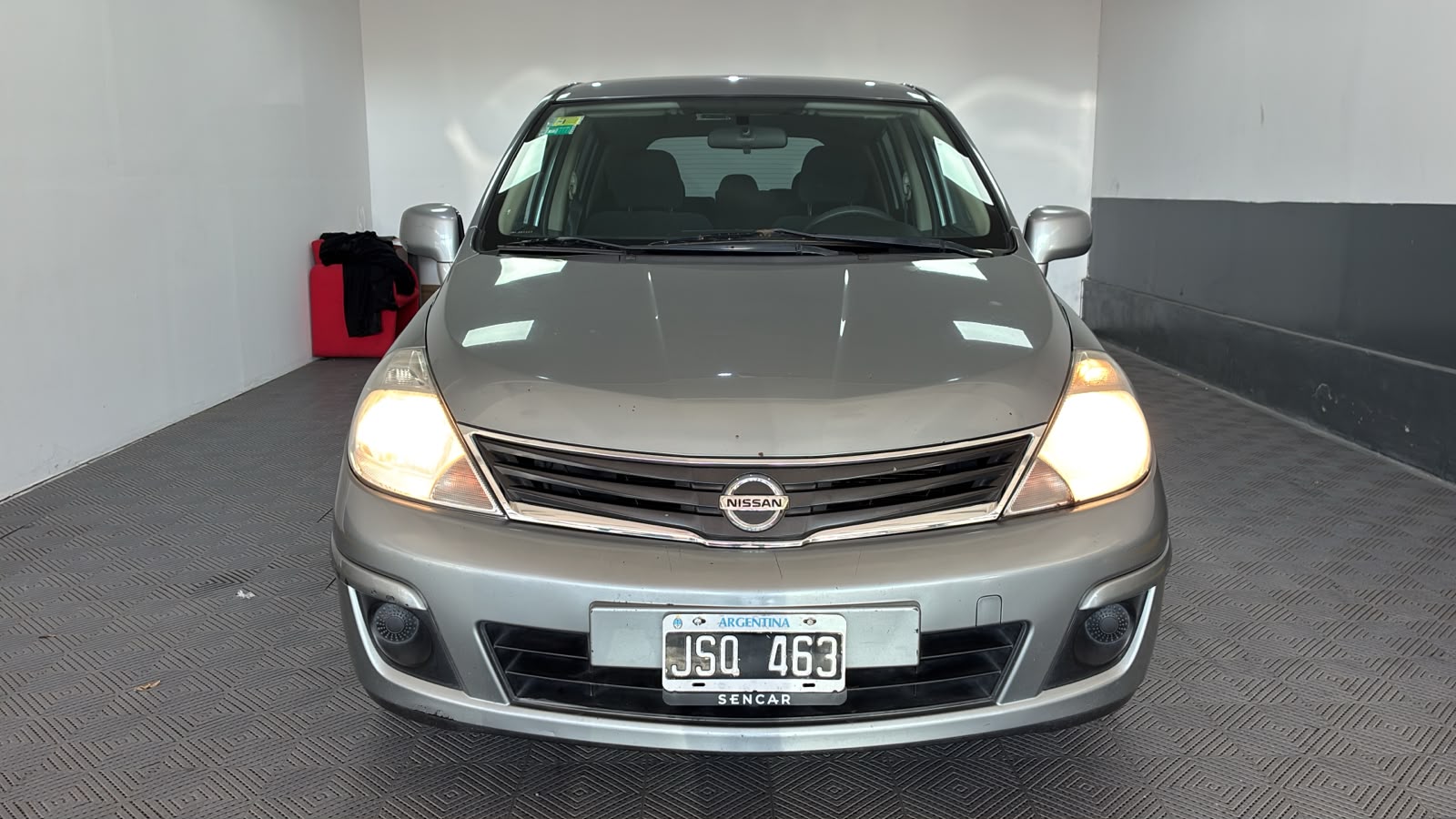 Foto 3 de Nissan Tiida 1.8 6MT Visia