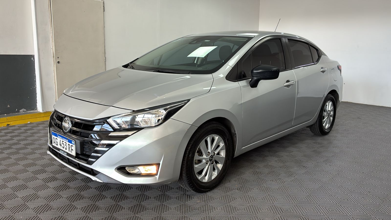 Nissan Versa 1.6 Sense MT